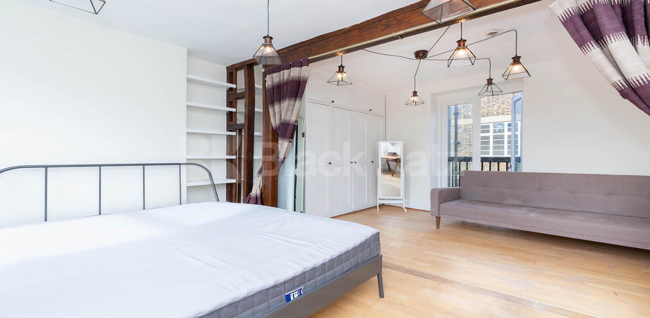 			SPLIT OVER 3 FLOORS, 2 Bedroom, 1 bath, 1 reception Maisonette			 Baron Street, ANGEL N1